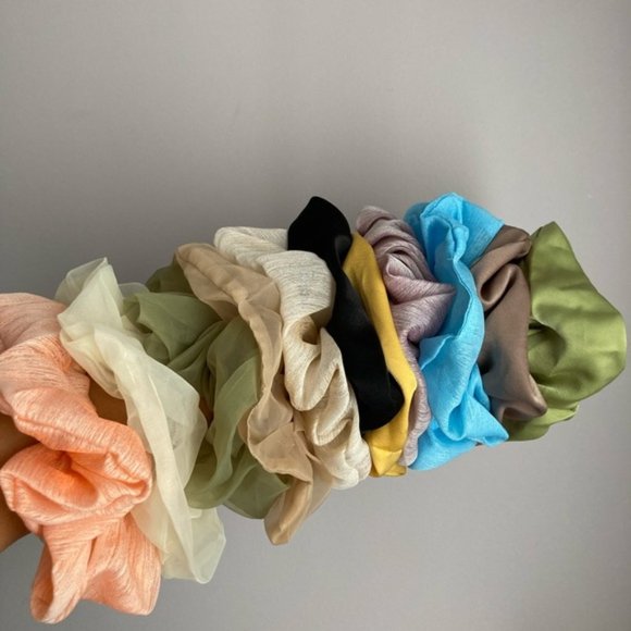 LARGE SCRUNCHY - Picture 4 of 4